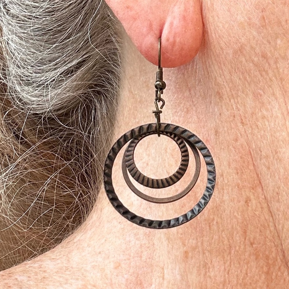 New Hand Made Dangle Earrings Metal Rounds Fun Casual for Women.
